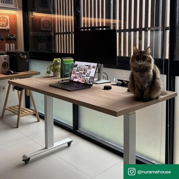 Setup meja kerja Nurama House
